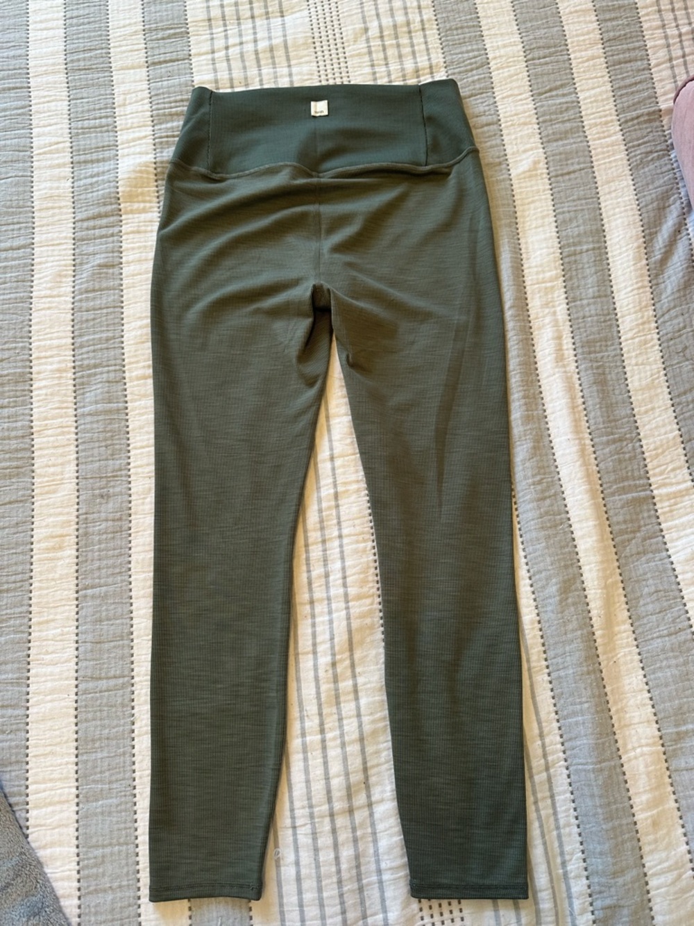 Vuori Olive Ribbed High-Waist Leggings